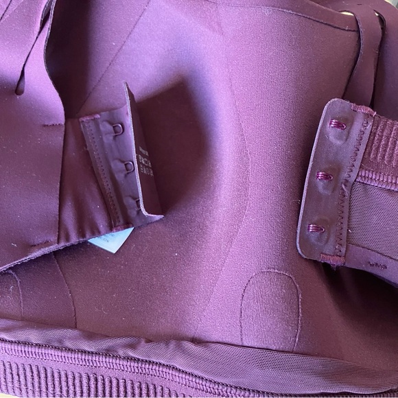 Lululemon AirSupport Bra High Support Size 34D Purple Ultralu Sports Bra Running - Picture 11 of 14